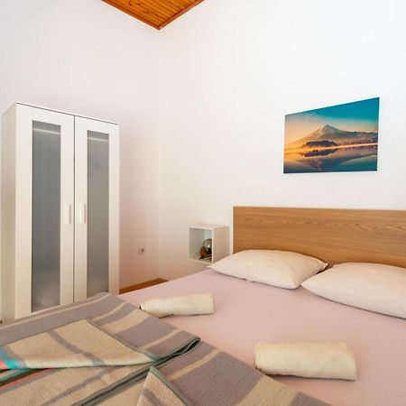 Apartments By The Sea Mandre, Pag - 4101 Kolan Bilik gambar