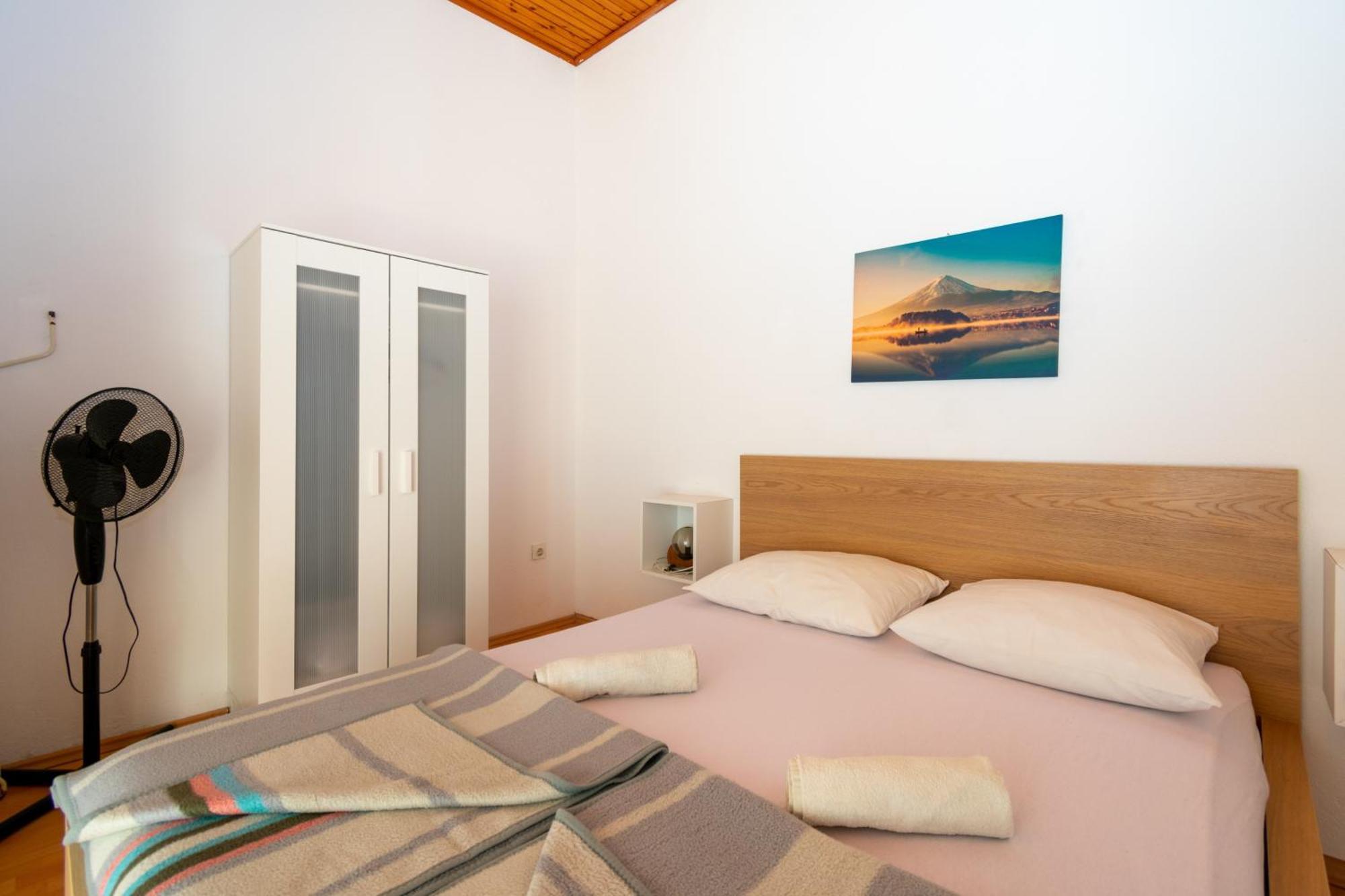 Apartments By The Sea Mandre, Pag - 4101 Kolan Bilik gambar